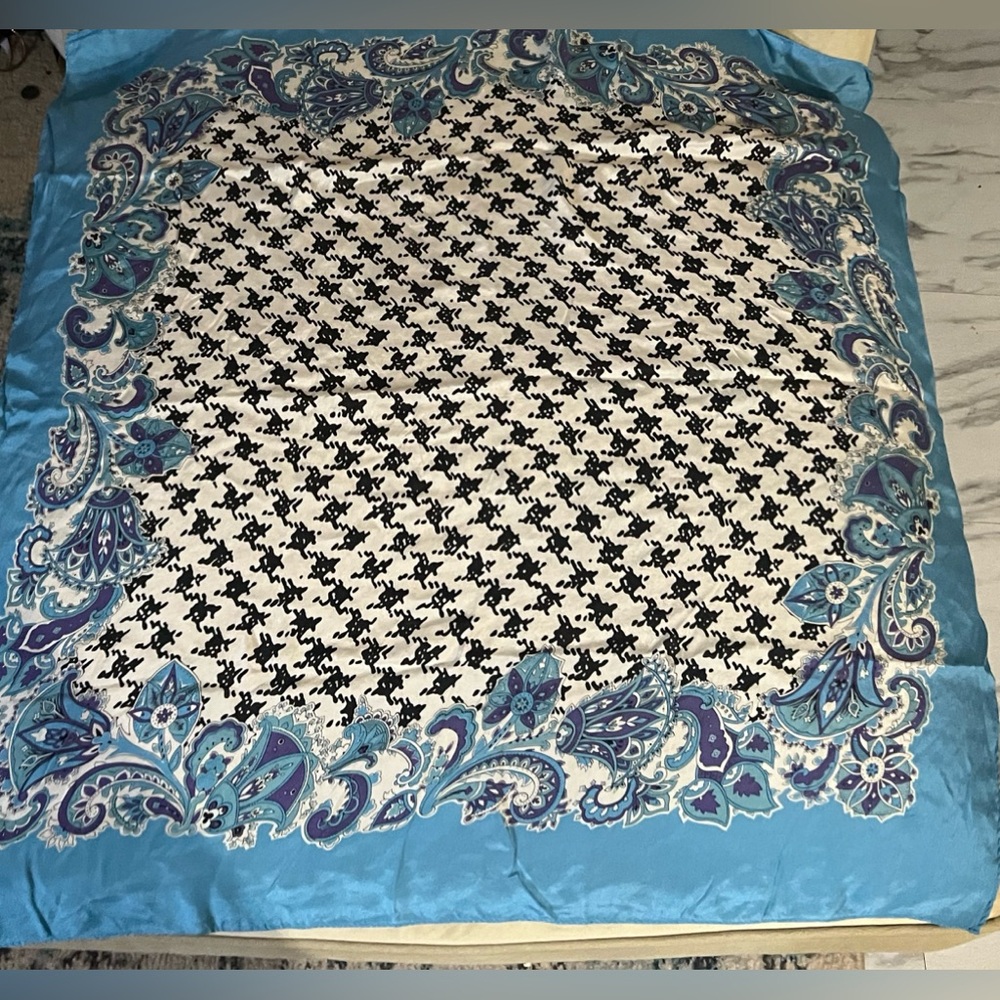 Georgiou Silk Scarf !
